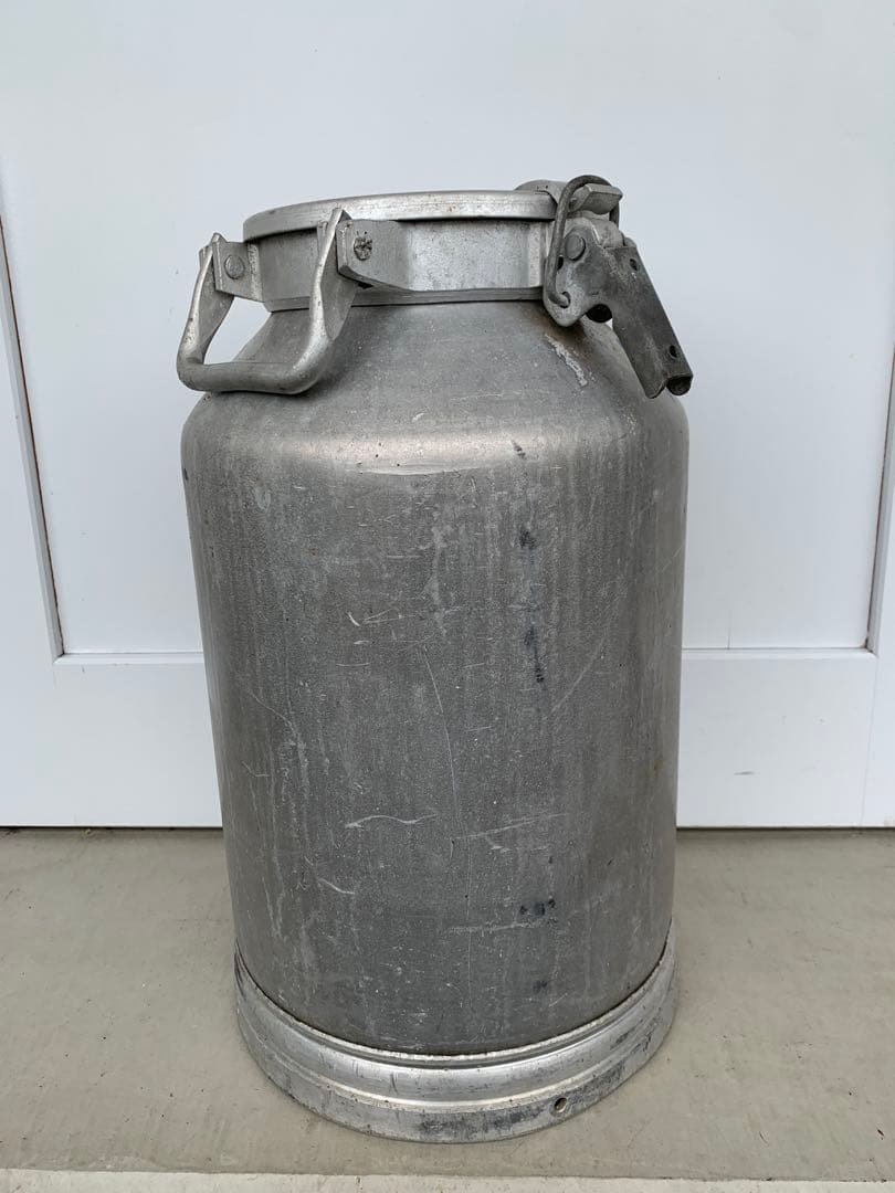 ミキオ様　アンティーク　ミルク缶　ミルクポット　蓋付　古道具