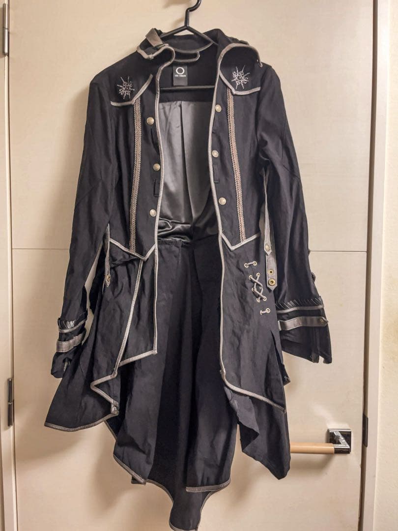 Ozz on ロングジャケット