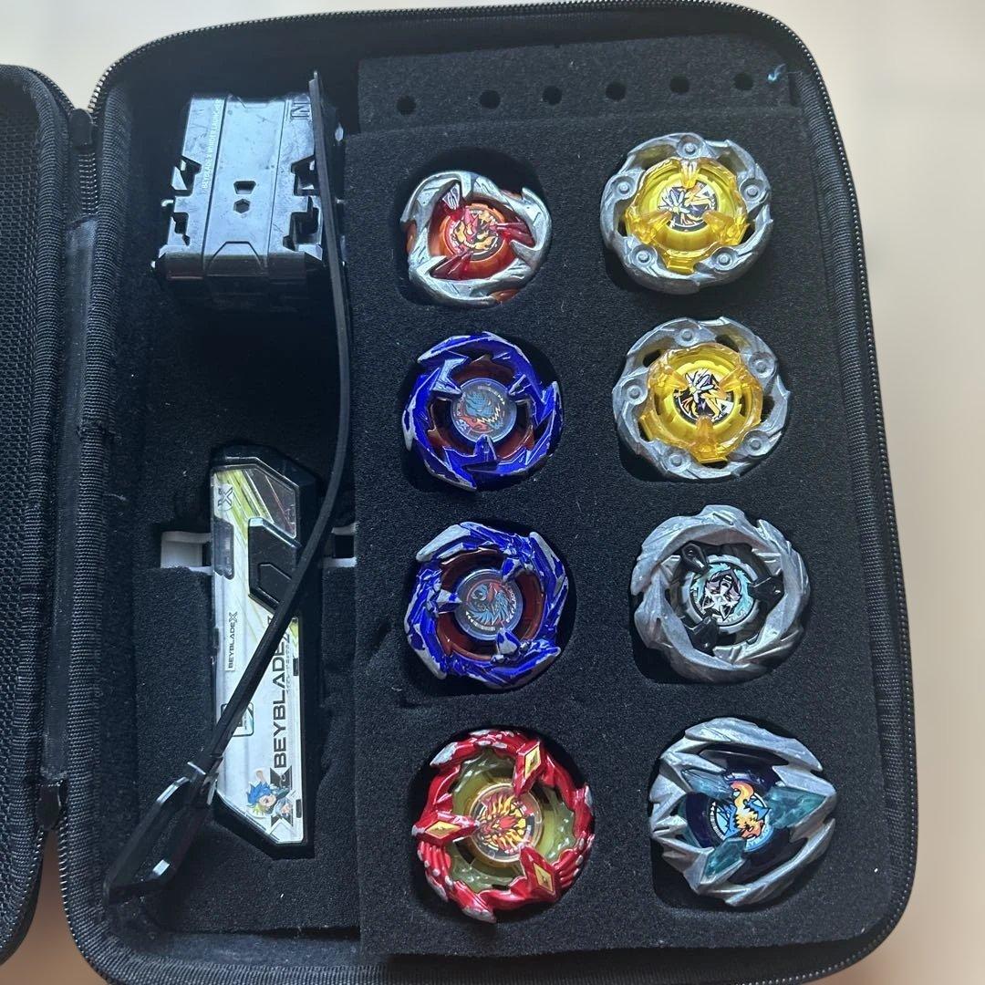 ベイブレードセット 8個とベイローダー