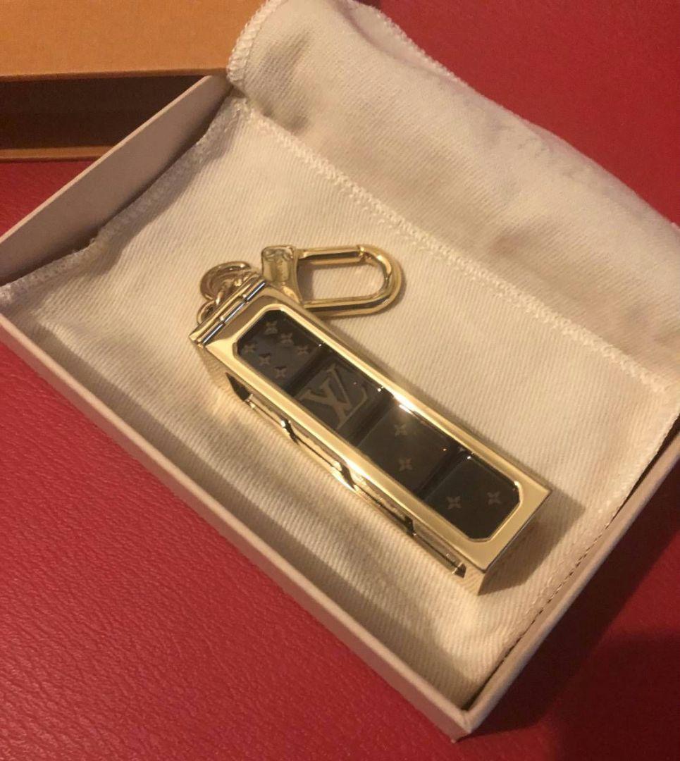 未使用品 Louis vuitton supreme サイコロ キーチェーン