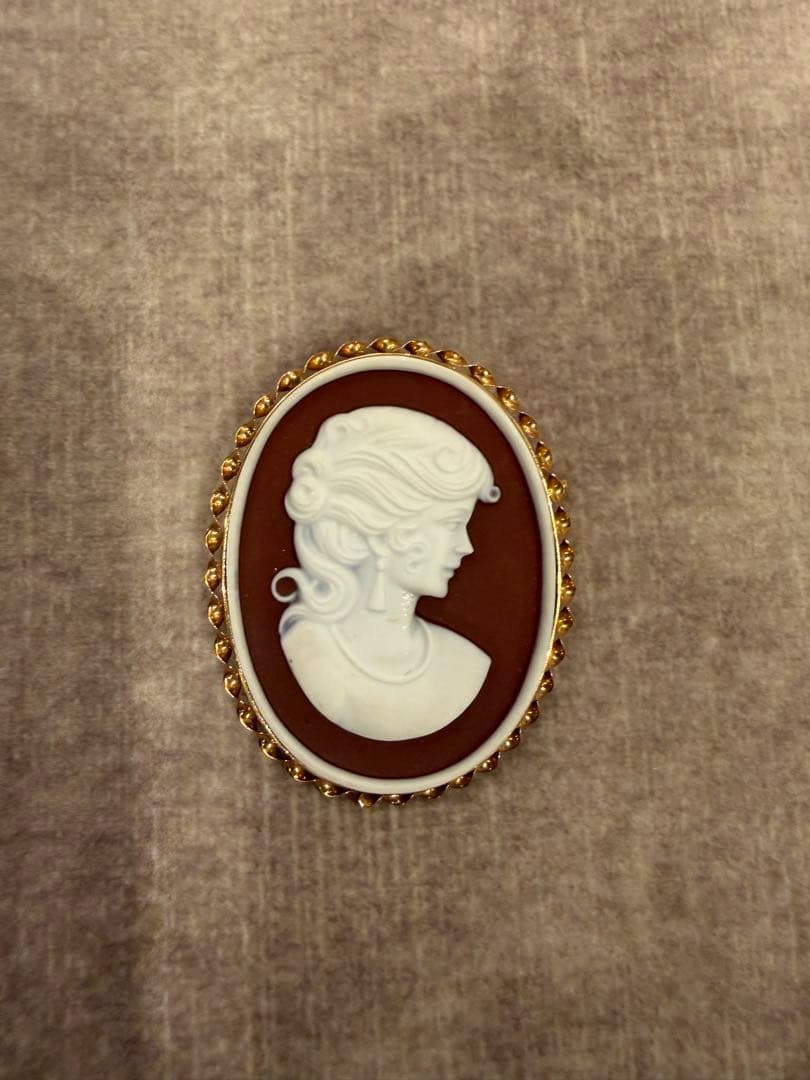 カメオ　ブローチ