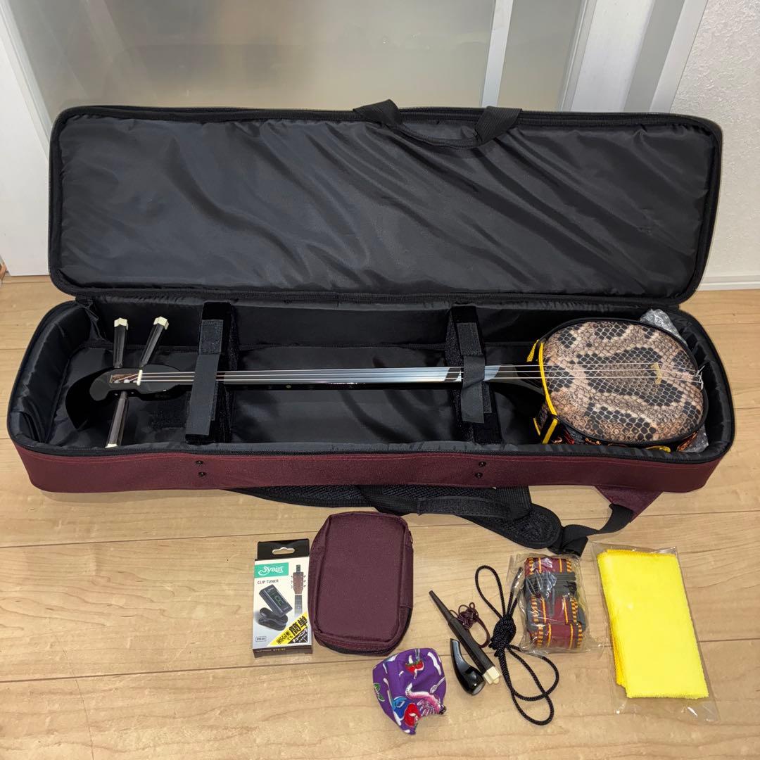 三線 沖縄三線　工四合　初心者にやさしいお得なセット、チューナー他付属品付