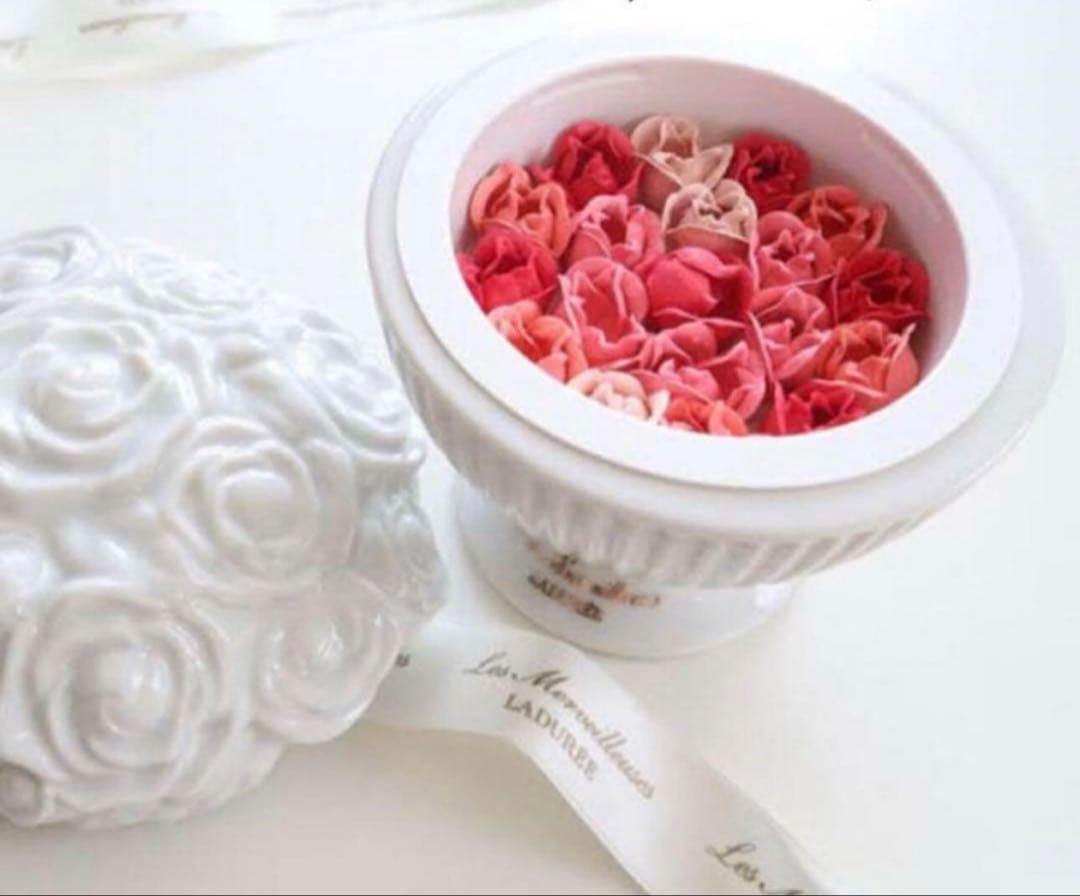 リミテッドエディション　ローズ　ラデュレ102