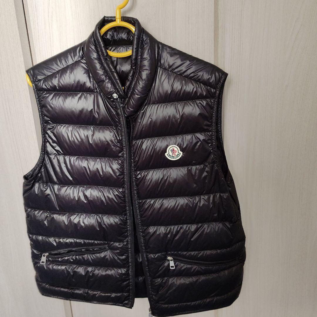Moncler ブラック ダウンベスト サイズ2