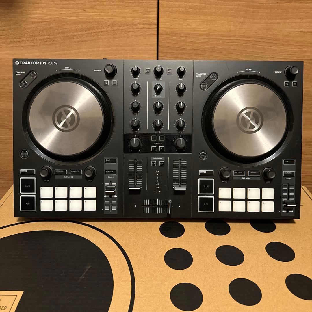TRAKTOR KONTROL S2 MK3 DJコントローラー