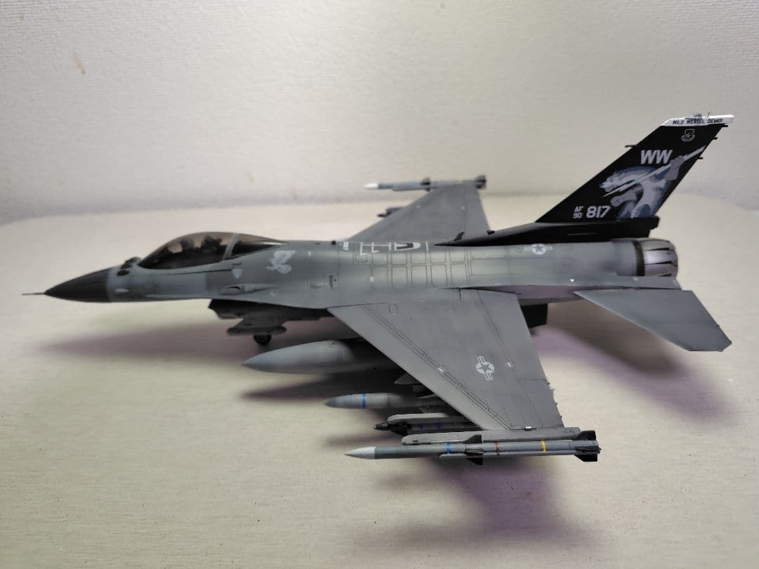 F-16 CM-501/48ファイティングファルコンF-16デモチーム 2025 F-16CM ファイティング ファルコン `初飛行50周年記念` (プラモデル