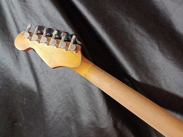 FiestaRed Relic LaquerFinishStratocaster - メルカリ