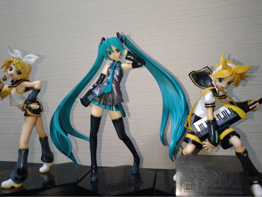 ボーカロイドシリーズ　初音ミク　鏡音リン　レン 一部破損有り