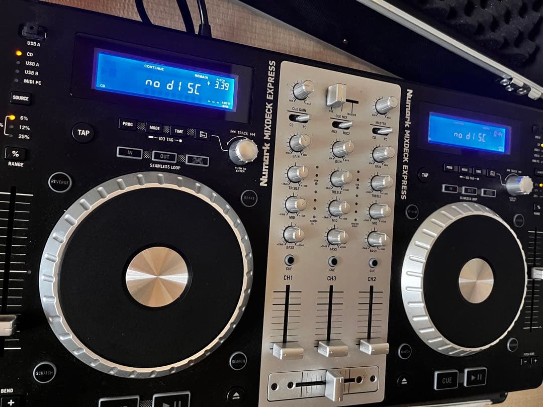 ヤーマンおやじさん8/16購入予定　Numark Mixdeck Express