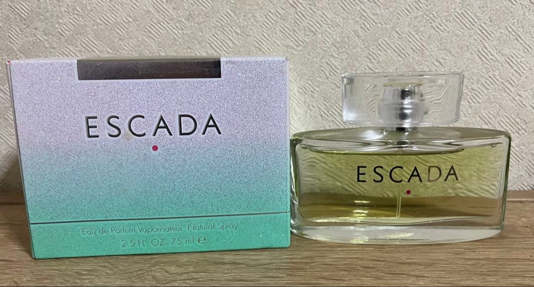 エスカーダ　オードパルファム　75ml