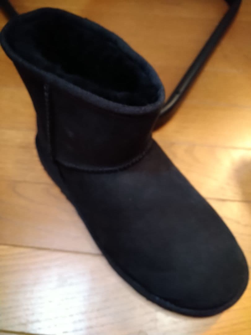 【試し履きのみ！】UGG　ブラック ムートンショートブーツ　25.0cm