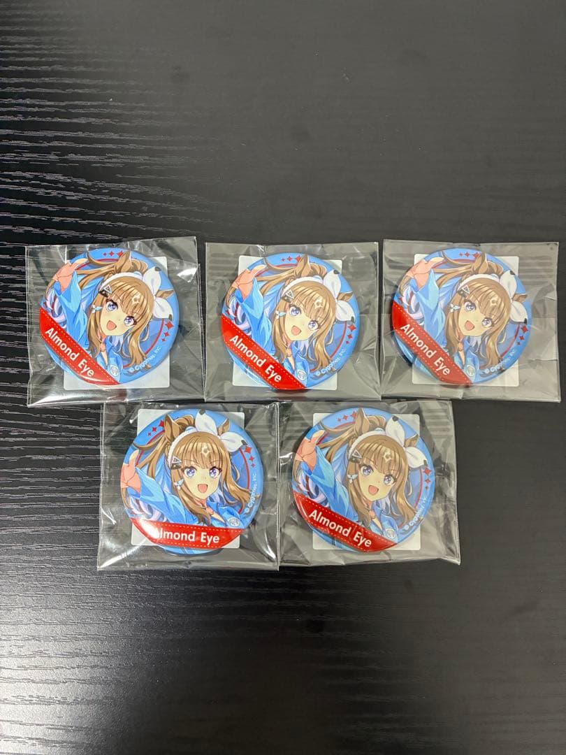 ウマ娘　トラベル　新千歳　ポップアップ　アーモンドアイ　缶バッジ　5個