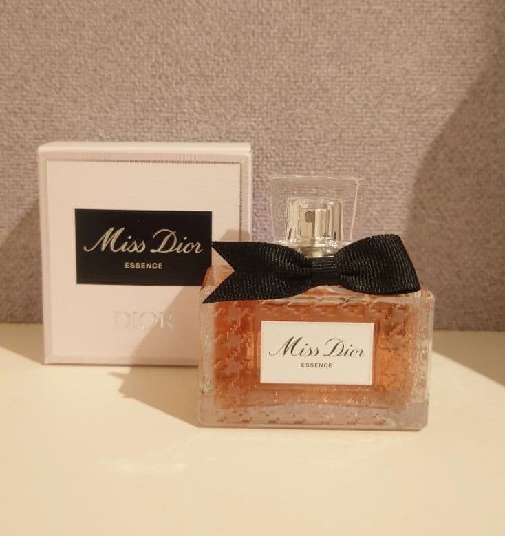 香水(女性用) Miss Dior Essence 50mL Miss Dior Essence 50ml 女性用香水 90% - メルカリ
