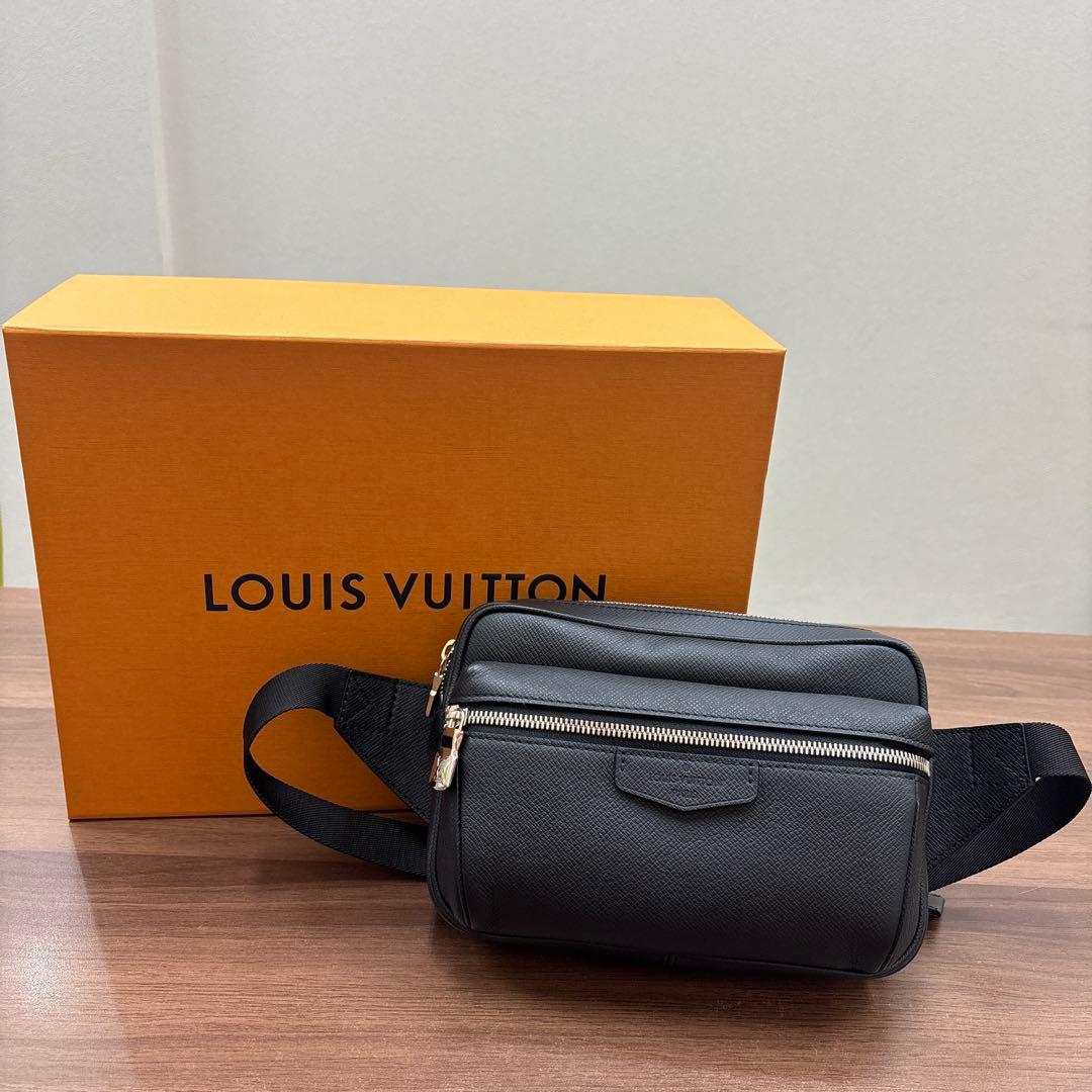 ルイヴィトン LOUIS VUITTON タイガ ボディバッグ ノワール