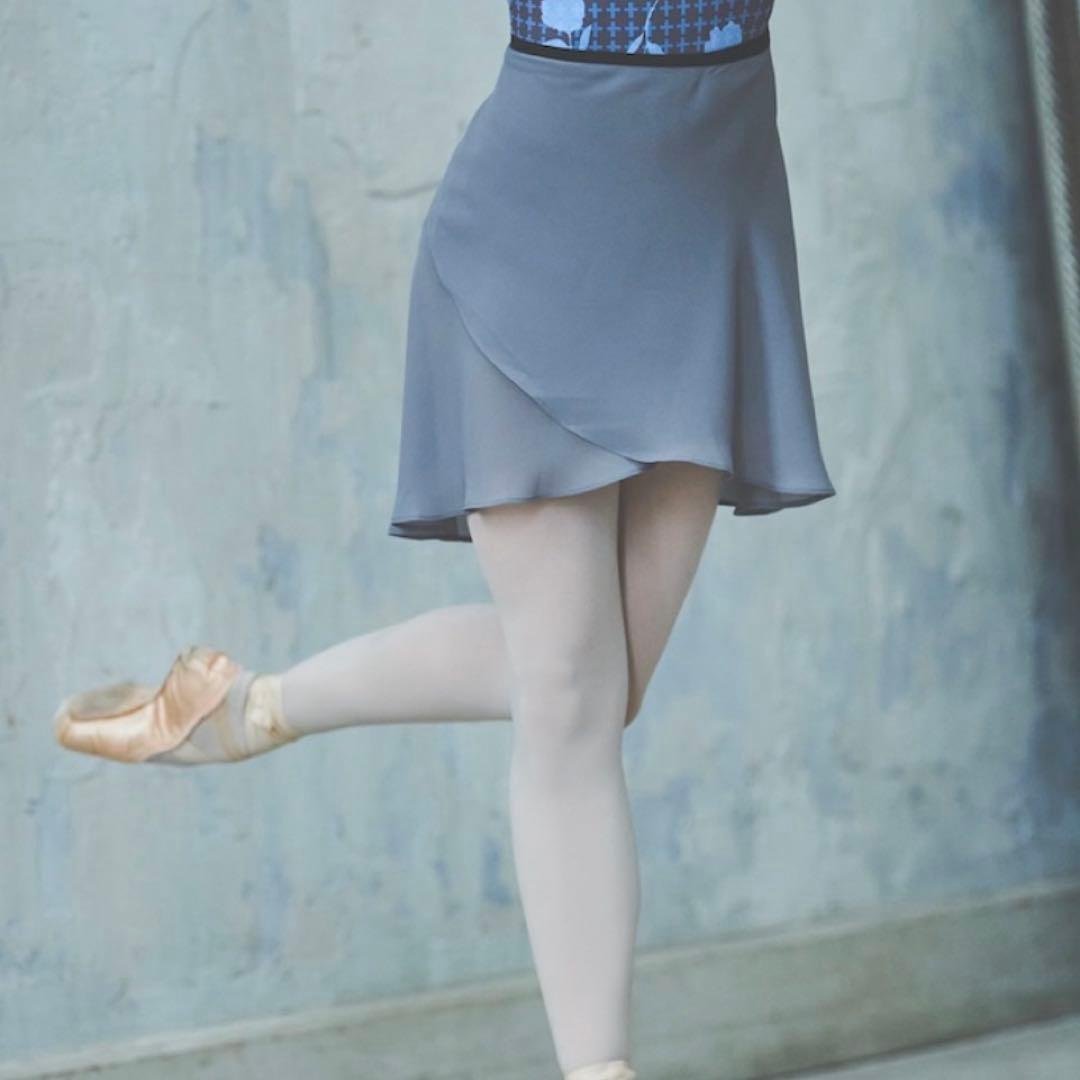 新品同様スティナ　stina black ribbon wrap skirt stina / black ribbon wrap skirt / short / dusty pink