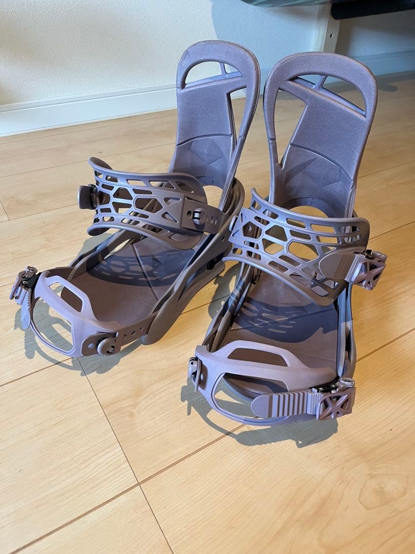 【angelilam 】BURTONビンディングシチズン（レディースM）