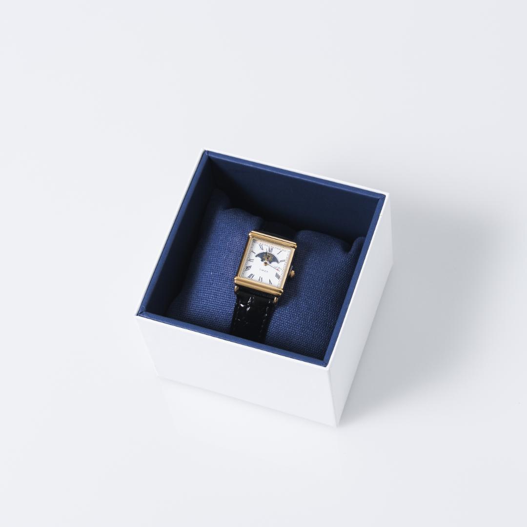 【新品未使用】Noah × Timex Sun and Moon Watch 即完売】NOAH × TIMEX クラシックなデザインが魅力の Sun and Moon
