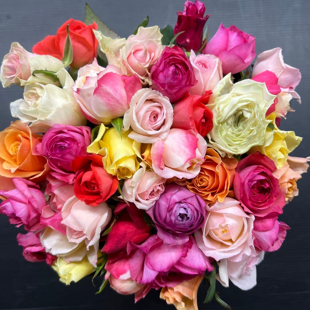 バラB品 MIX【切り花】30cm 40本《画像参照》14時まで当日発送 - メルカリ