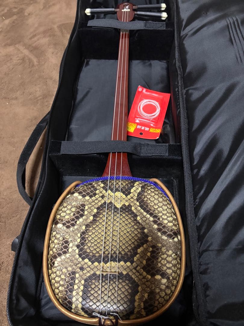 ヘビ皮三味線 本革3弦 本体　ケース付き
