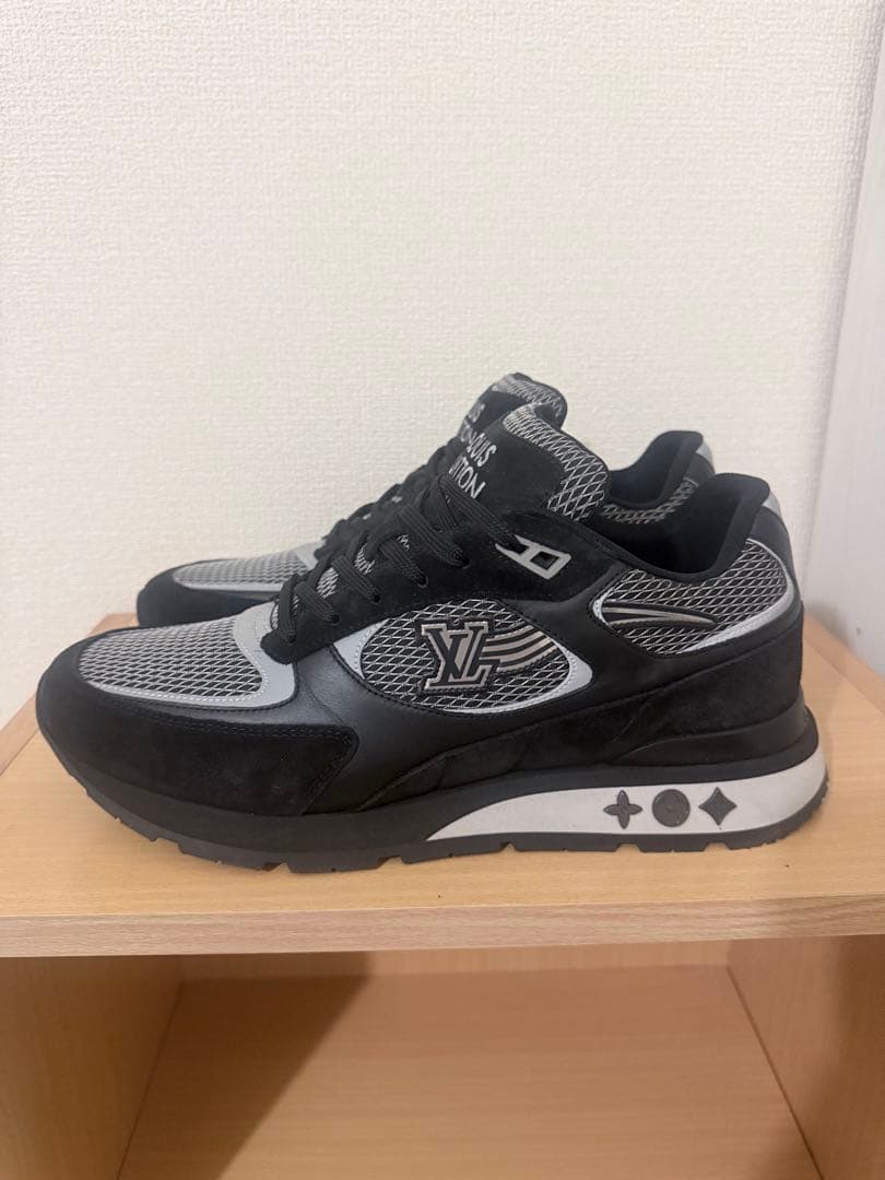 ルイヴィトン Louis vuitton ランナウェイラインスニーカー ブラック LOUIS VUITTON - 未使用 ルイヴィトン LOUIS VUITTON スニーカー