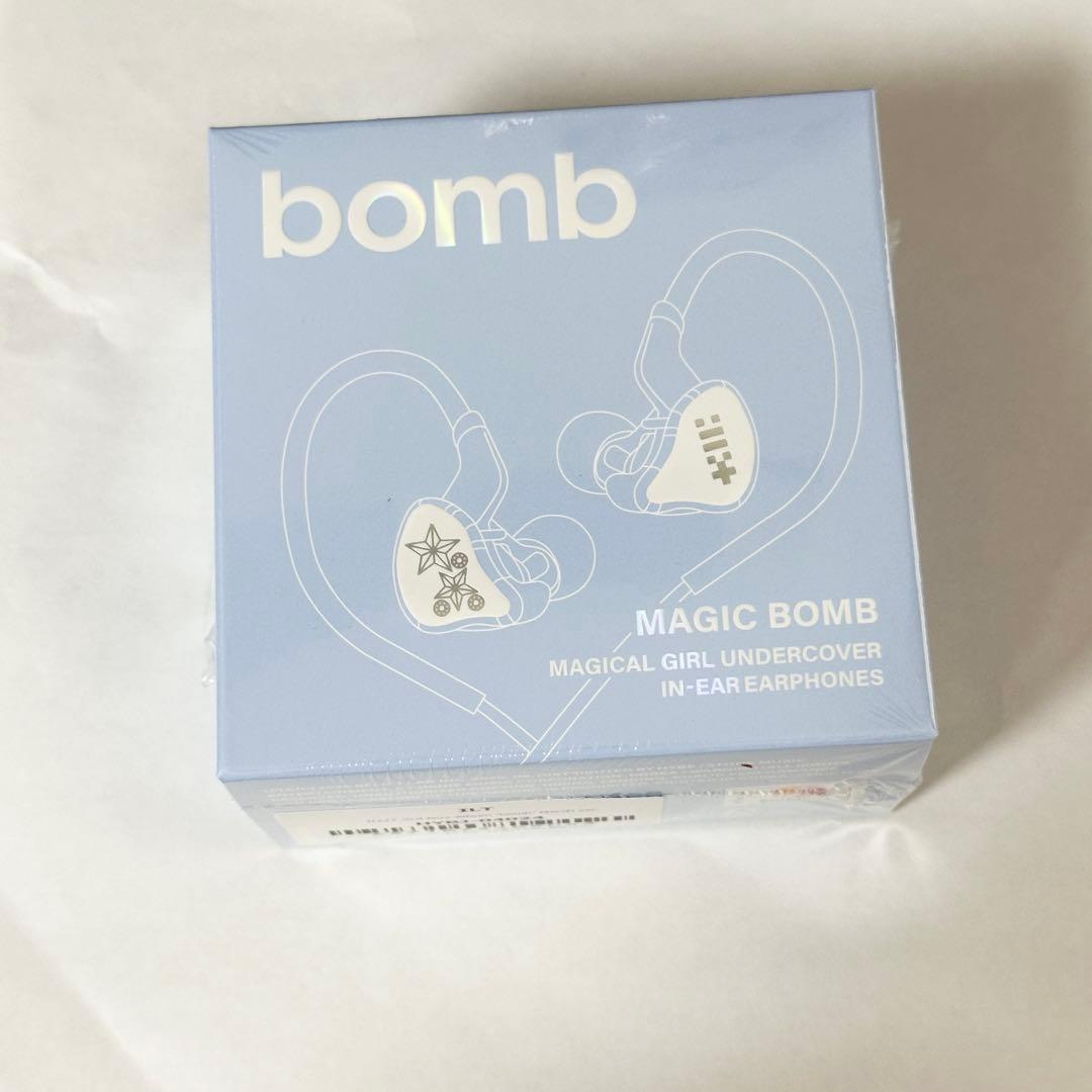 ILLIT bomb merch ver. イヤモニイヤホン - メルカリ