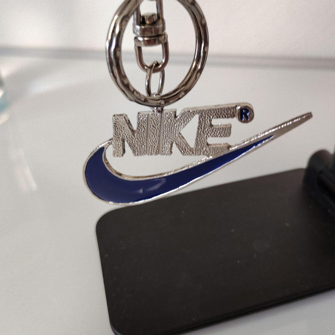 NIKE ロゴ キーホルダー シルバー/ブルー