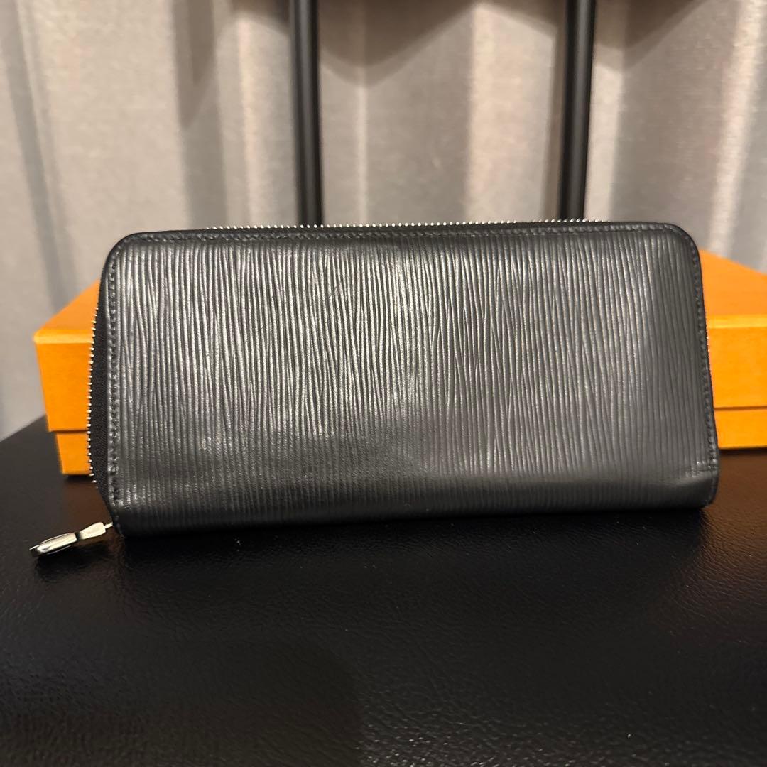 Louis Vuittonルイヴィトン　エピ　ヴェルティカル　ジッピーウォレット LOUIS VUITTON ルイヴィトン ジッピーウォレット・ヴェルティカル エピ