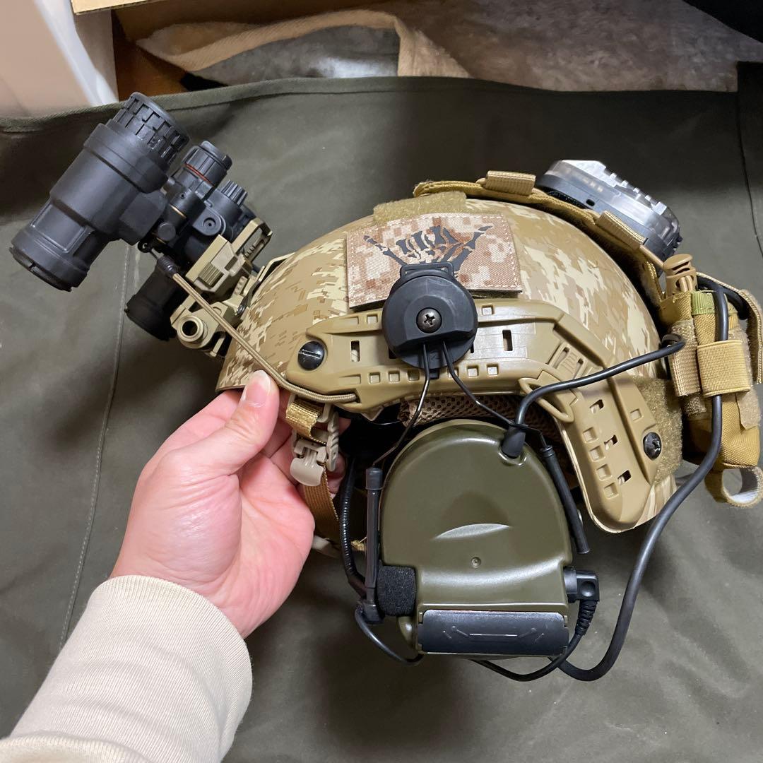 ヘルメット　AOR1