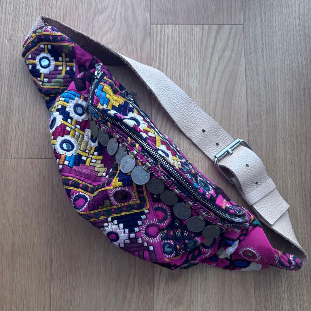 レア 刺繍 シモンカミールSimone Camille ウェストポーチ バッグ