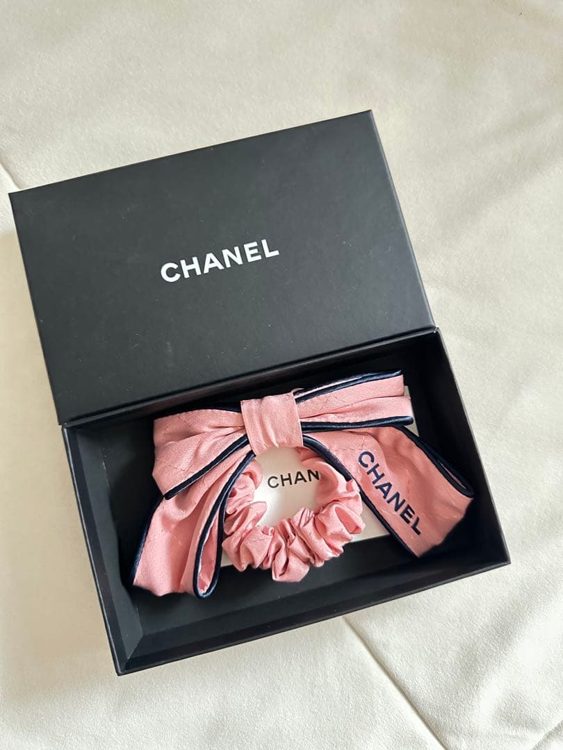 美品 CHANEL リボン付きシュシュ