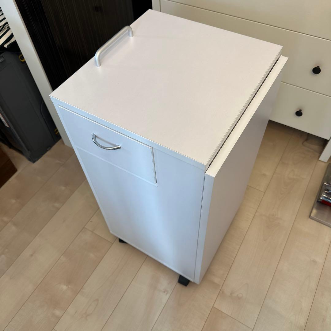 [エトゥベラ] 折りたたみ ネイルテーブル MO1 ホワイト エトゥベラ] 折りたたみ ネイルテーブル MO1 ホワイト | SevenBeauty