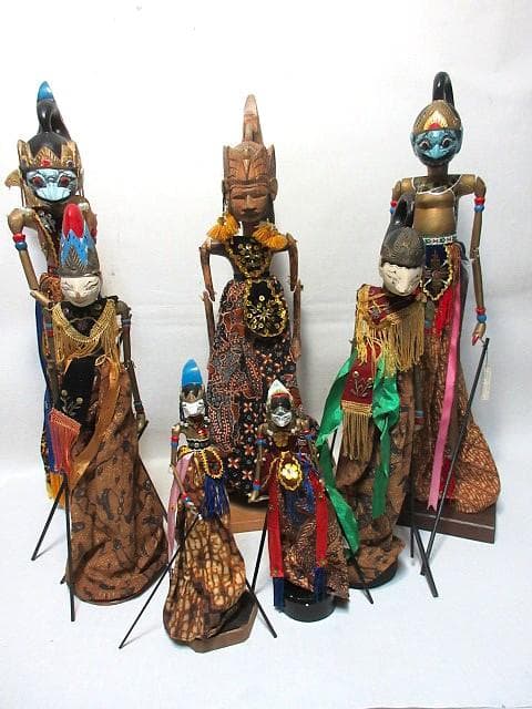 『インドネシア伝統的人形劇 ワヤン・ゴレ』 操り中古人形７体 アンティーク人形