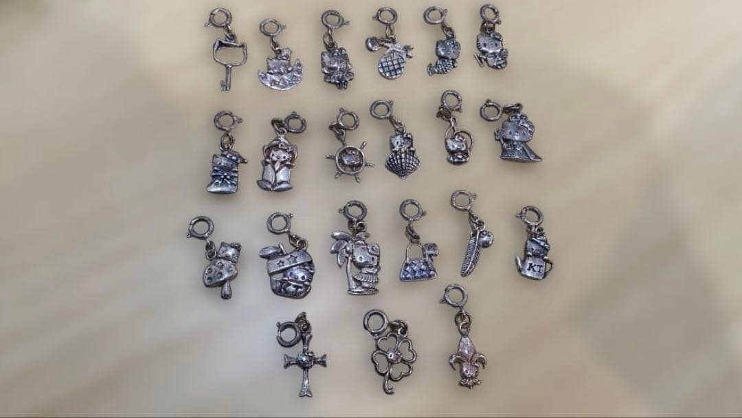 サンリオ デアゴスティーニ キティちゃん シルバーアクセサリー925 40g超 ハローキティ・アクセサリーコレクション | デアゴスティーニ公式