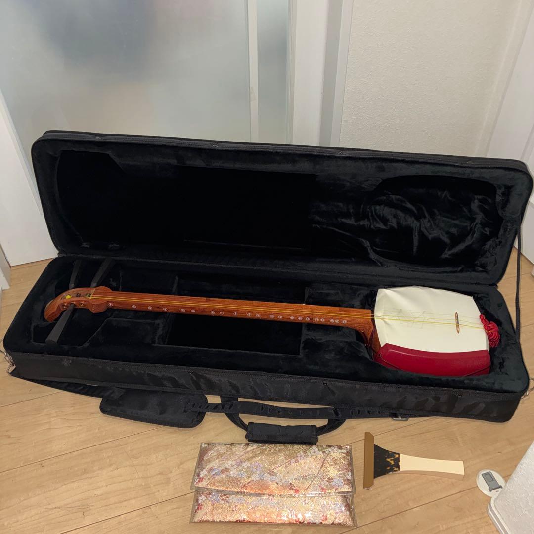 津軽三味線 金細 太棹 紅木 2本溝 綾杉彫り胴 和楽器