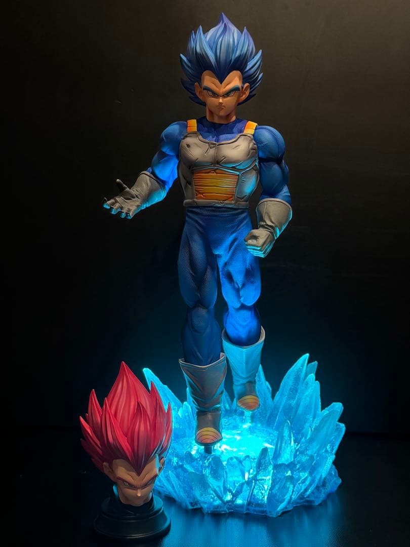 ドラゴンボール　超サイヤ人ブルー&ゴッド　ベジータ　電装機能付き　フィギュア