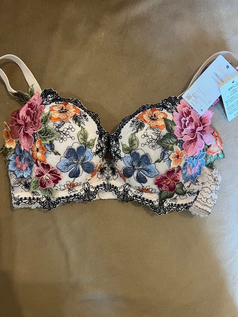 Wacoal ワコール Salute サルート59group