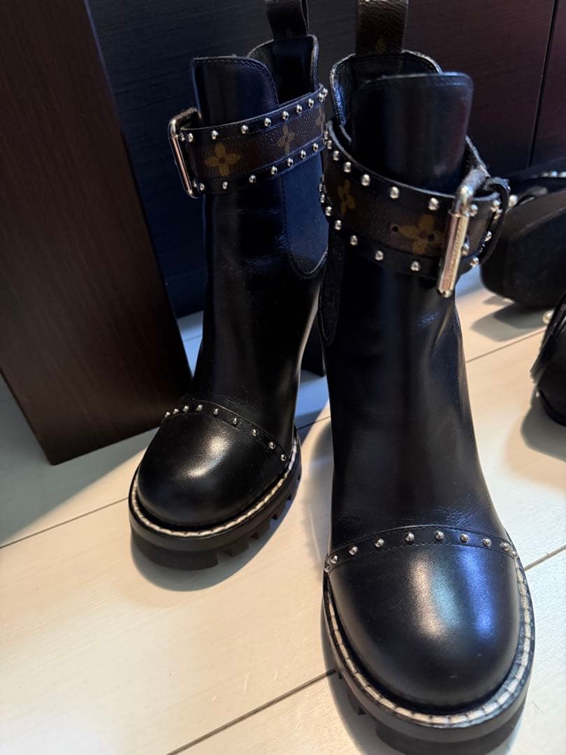 ルイヴィトン　スタッズ付きブーツ ☆うれしい2WAY☆ルイヴィトン ロングブーツ ショート (Louis Vuitton