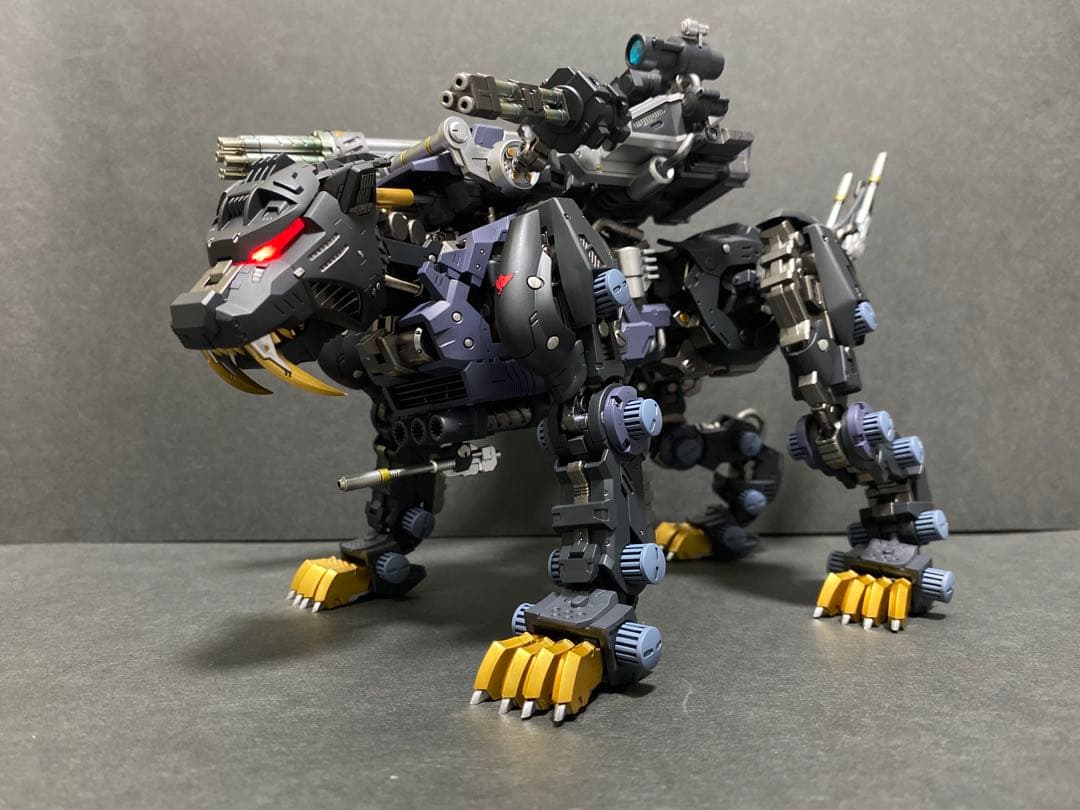 （専用）【完成品】　hmmセイバータイガーシュバルツ仕様 EZ-016 セイバータイガー シュバルツ仕様 (プラモデル) - ホビーサーチ