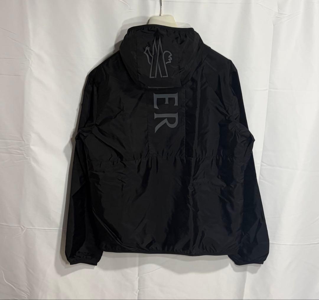 新品同様］モンクレール ナイロンパーカー リフレクトロゴ バック