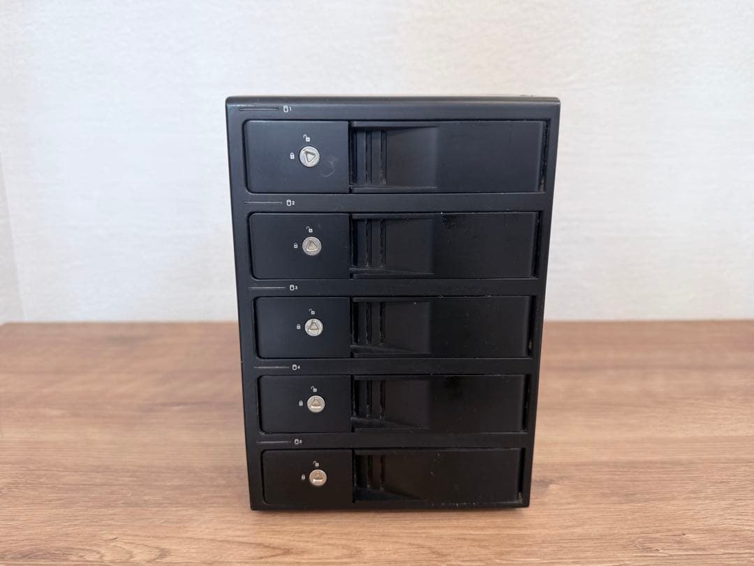 裸族の集合住宅5Bay SATA6G USB3.O&eSATA
