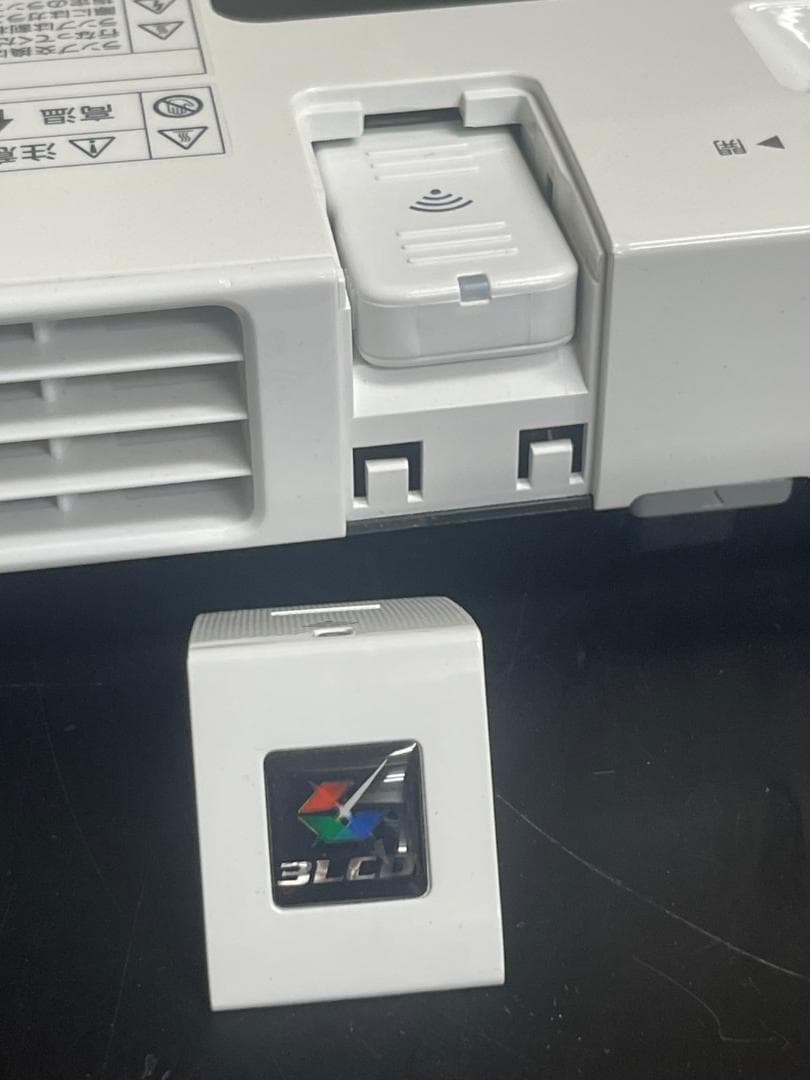 EPSON EB-1776W プロジェクター 419時間 - メルカリ