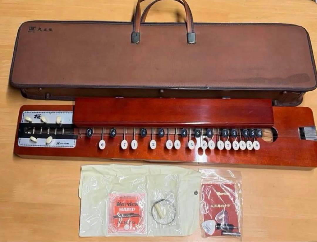鈴木楽器製作所 スズキ（SUZUKI）桜 大正琴 和楽器 弦楽器 専用ケース
