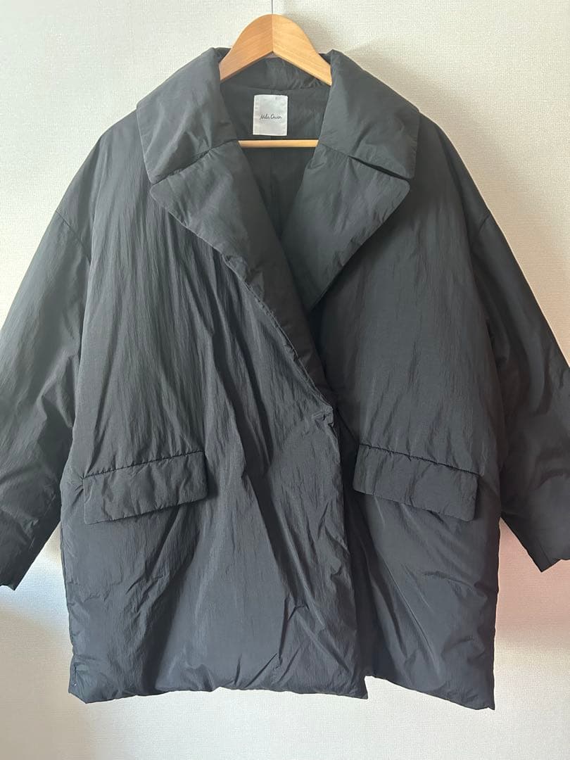 Mila Owenミラオーウェン フレンチダウンハーフ丈パデッドコート 黒