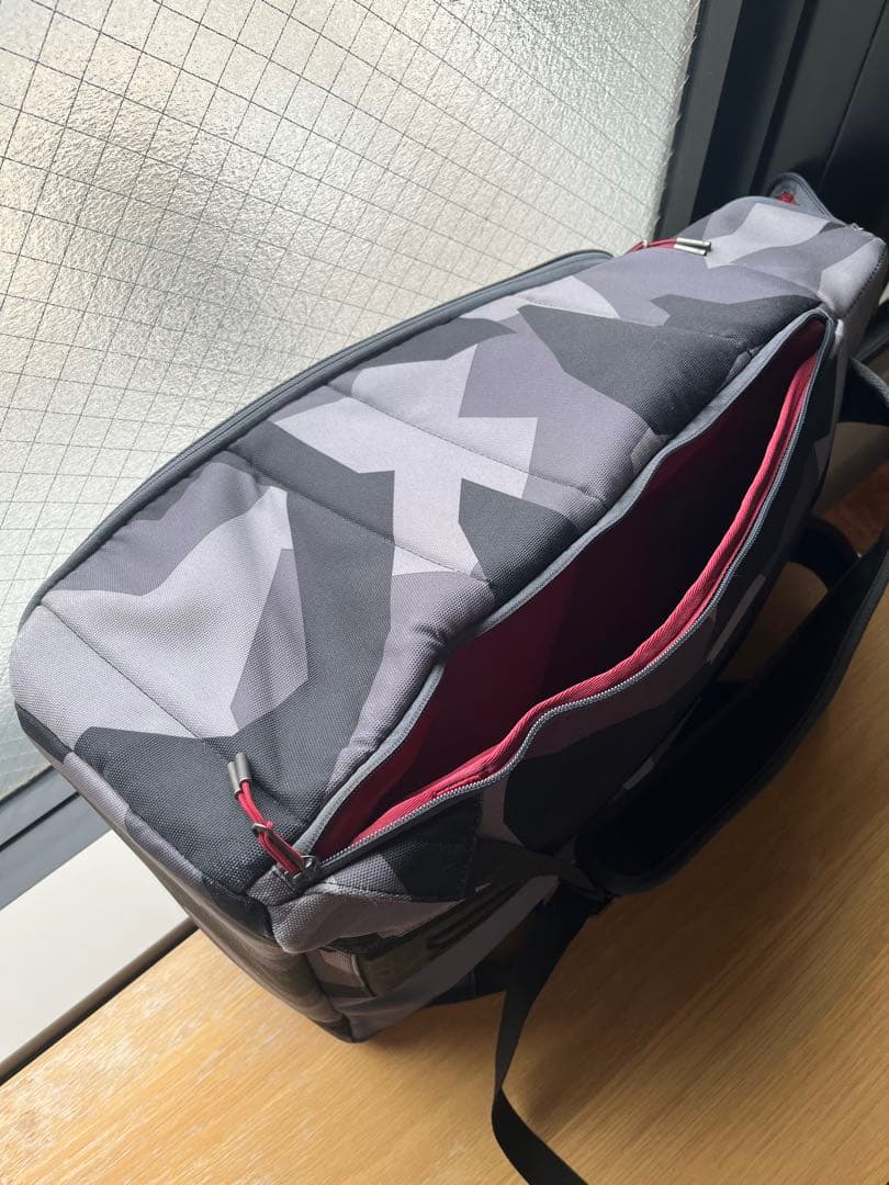 Douchebags Db The Hugger 30L EVA Camo 限定 - メルカリ