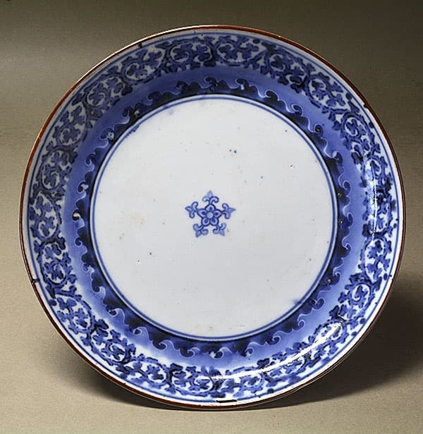 古印判型紙摺 波濤に蛸唐草文 七寸皿 古伊万里 染付微塵唐草文 輪花七寸皿 1枚 | Kaikaroman ONLINE STORE