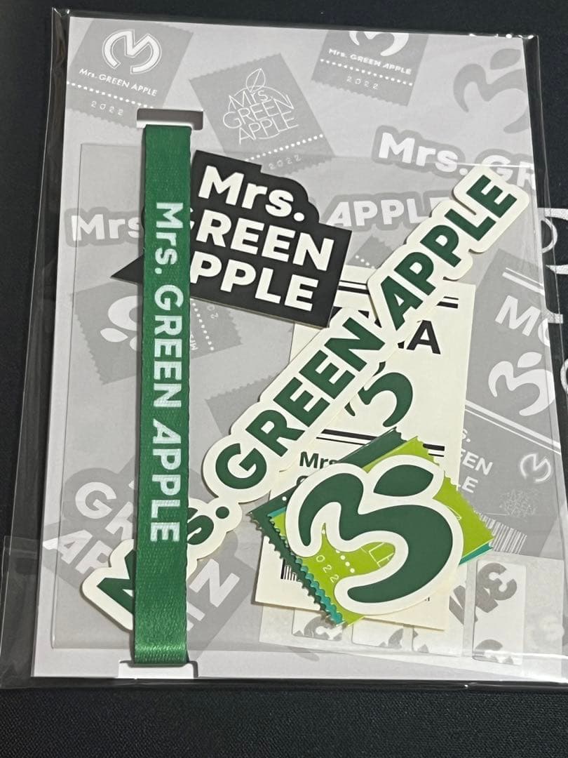 Mrs. GREEN APPLEスマホストラップ、ステッカーセット - メルカリ