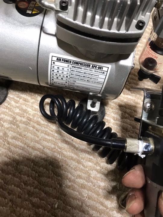 apc001エアブラシコンプレッサー。
