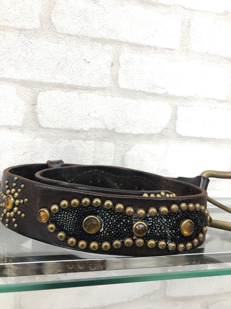 HTC オーバーレイピーナッツベルト スタッズベルトの通販はau PAY