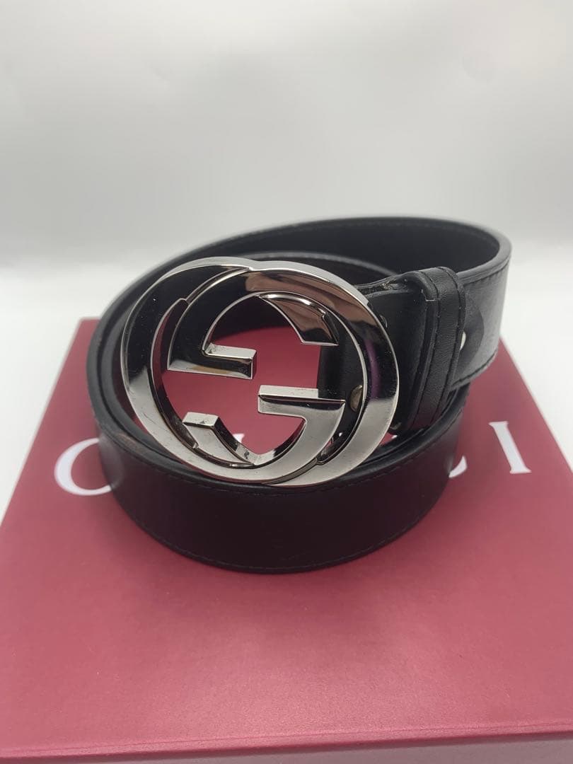 【グッチ　GUCCI ダブルGロゴ ブラックレザーベルト　シルバー