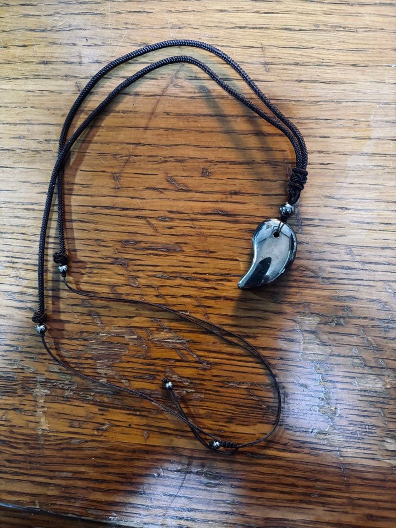 テラヘルツ鉱石勾玉ネックレス、ブレスセット電磁波対策に、健康ケアに！